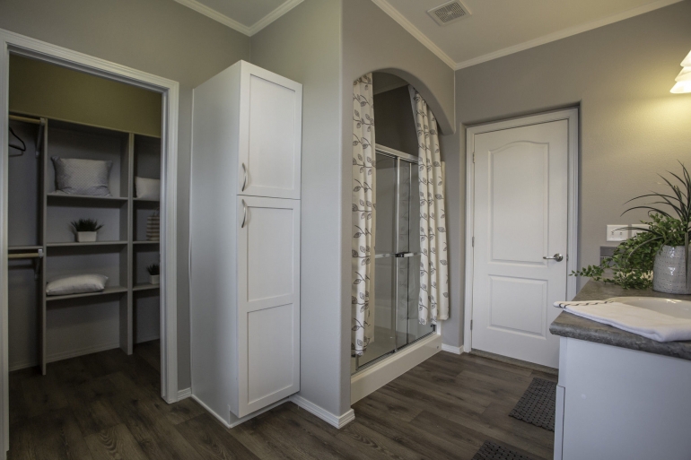 Enchantment 3 bed / 2 bath / 2100 sqft affordable home for 99900